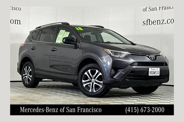 2018 Toyota RAV4 LE AWD photo