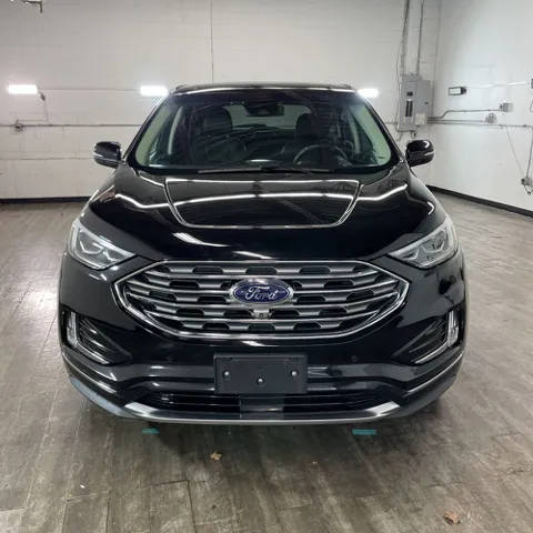 2019 Ford Edge Titanium AWD photo