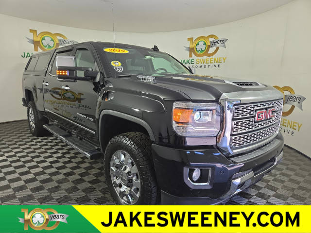 2019 GMC Sierra 2500HD Denali 4WD photo