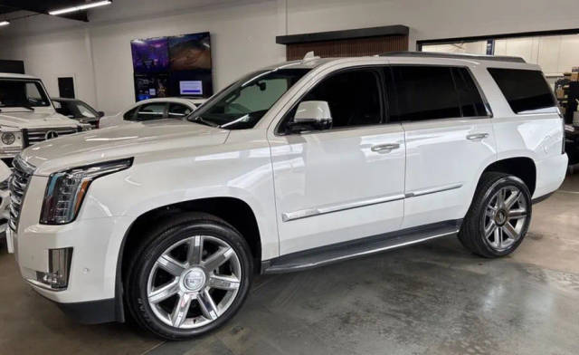 2019 Cadillac Escalade Luxury 4WD photo