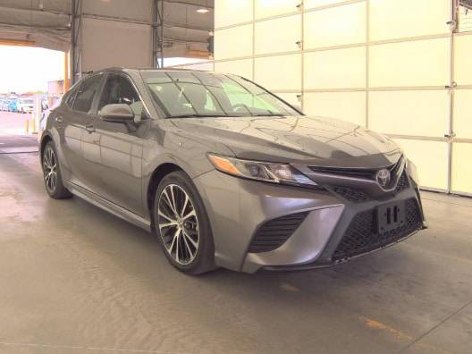 2018 Toyota Camry SE FWD photo