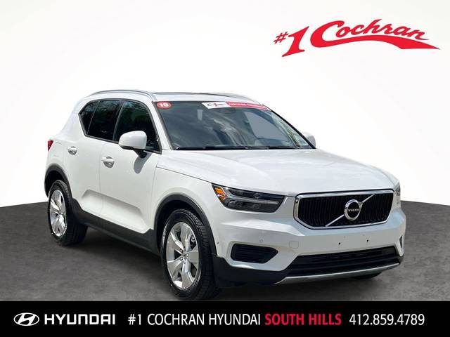 2019 Volvo XC40 Momentum AWD photo
