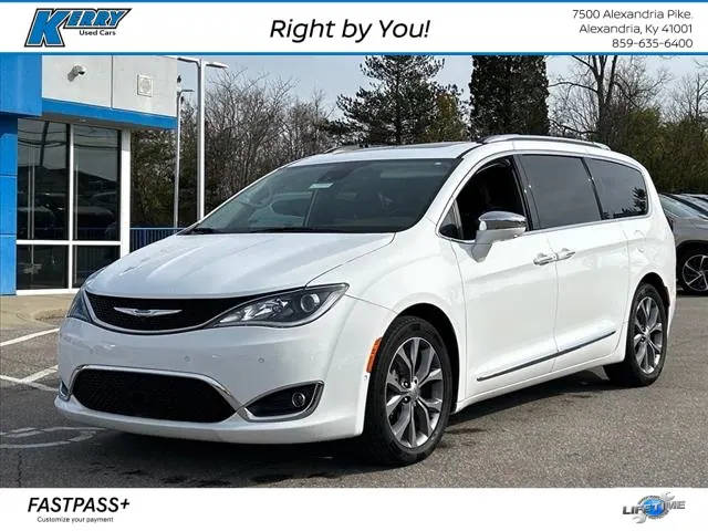 2019 Chrysler Pacifica Minivan Limited FWD photo