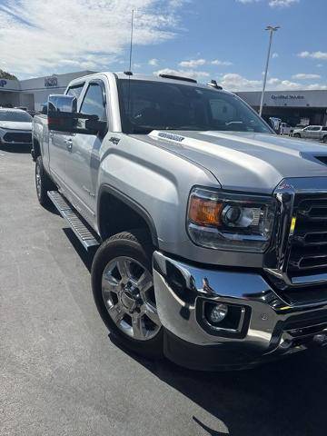 2019 GMC Sierra 2500HD SLT 4WD photo