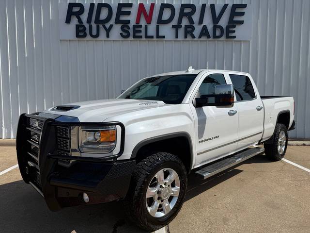2019 GMC Sierra 2500HD Denali 4WD photo