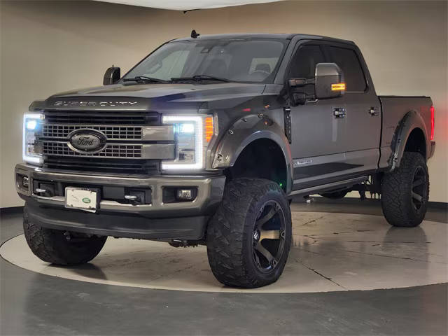 2019 Ford F-250 Super Duty Platinum 4WD photo