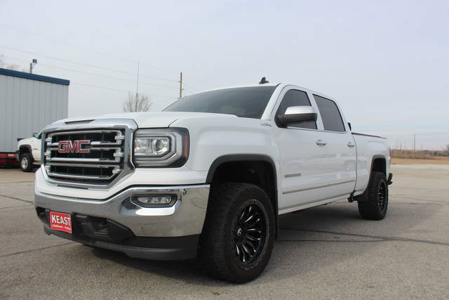 2018 GMC Sierra 1500 SLT 4WD photo