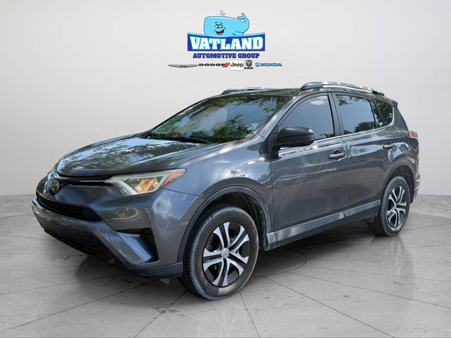 2018 Toyota RAV4 LE FWD photo