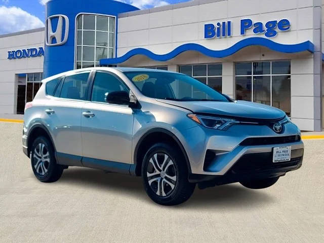 2018 Toyota RAV4 LE FWD photo