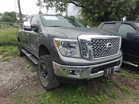 2018 Nissan Titan XD SL 4WD photo
