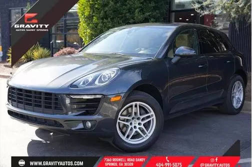 2018 Porsche Macan  AWD photo