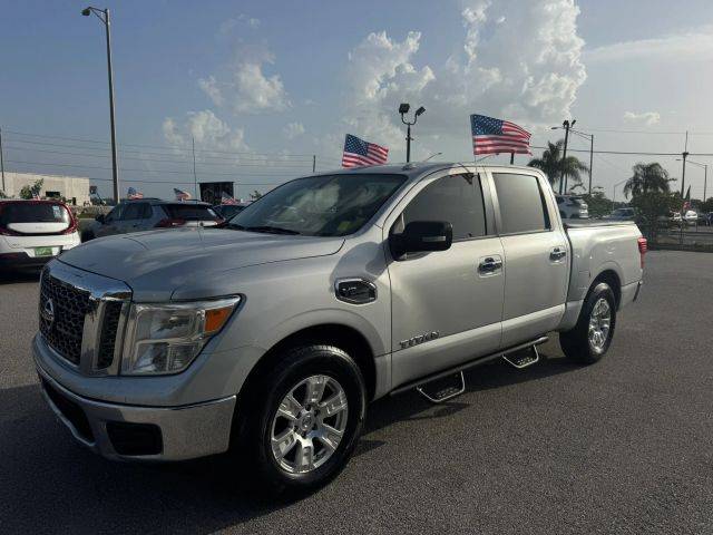 2017 Nissan Titan SV RWD photo