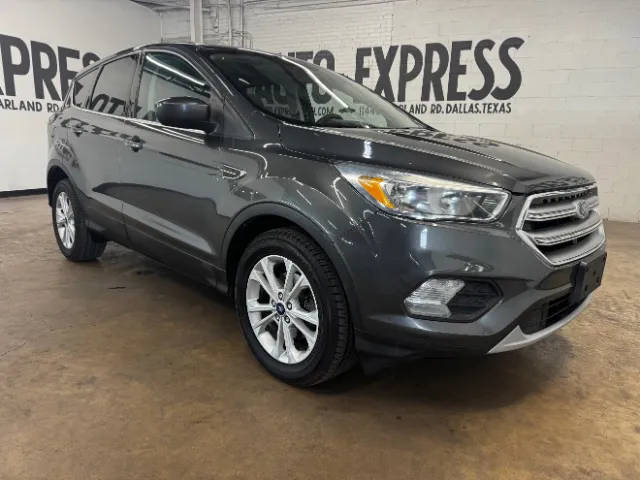 2017 Ford Escape SE FWD photo