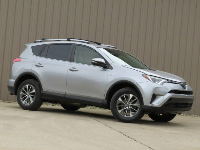 2018 Toyota RAV4 Hybrid LE AWD photo