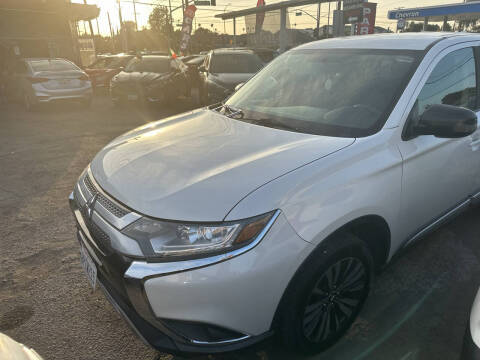 2019 Mitsubishi Outlander ES 4WD photo