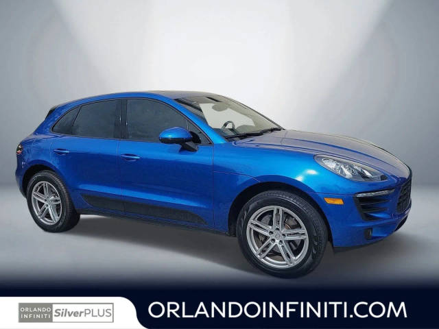 2018 Porsche Macan  AWD photo