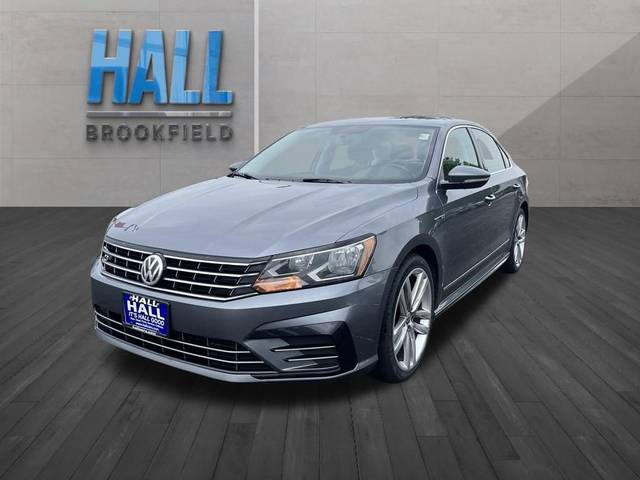 2017 Volkswagen Passat R-Line w/Comfort Pkg FWD photo