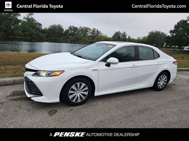 2018 Toyota Camry Hybrid LE FWD photo