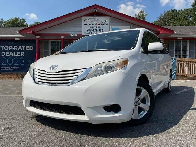 2017 Toyota Sienna LE FWD photo