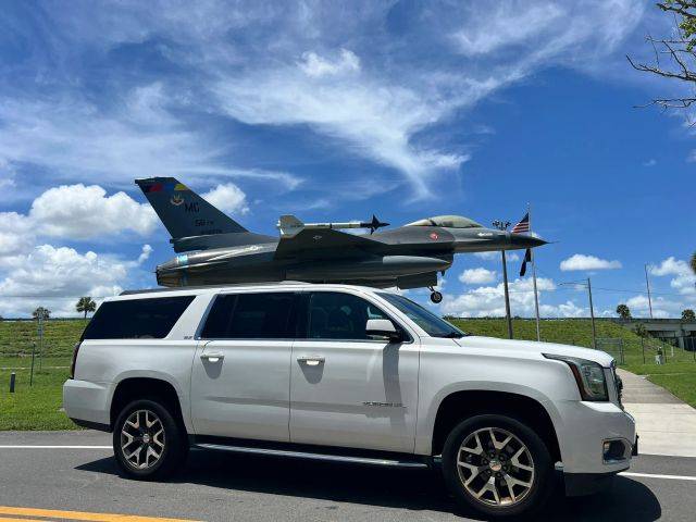 2017 GMC Yukon XL SLT RWD photo