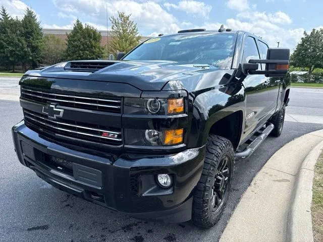 2019 Chevrolet Silverado 2500HD LT 4WD photo