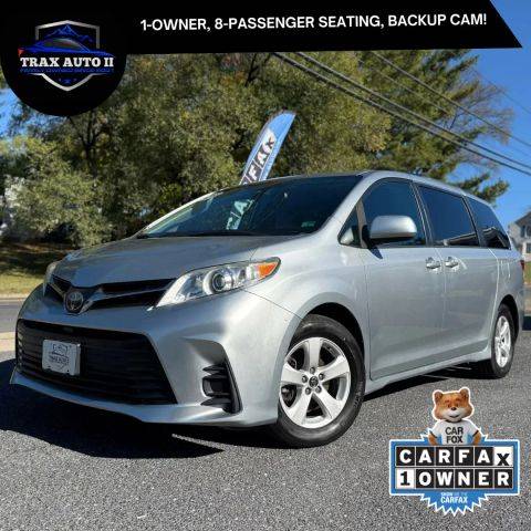 2019 Toyota Sienna LE FWD photo