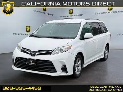 2019 Toyota Sienna LE FWD photo