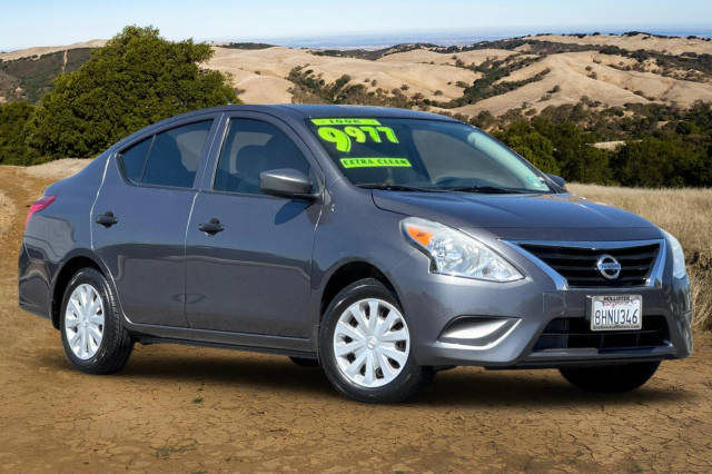 2019 Nissan Versa S FWD photo
