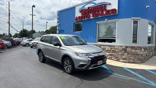 2019 Mitsubishi Outlander ES 4WD photo