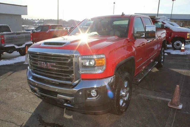 2019 GMC Sierra 2500HD SLT 4WD photo
