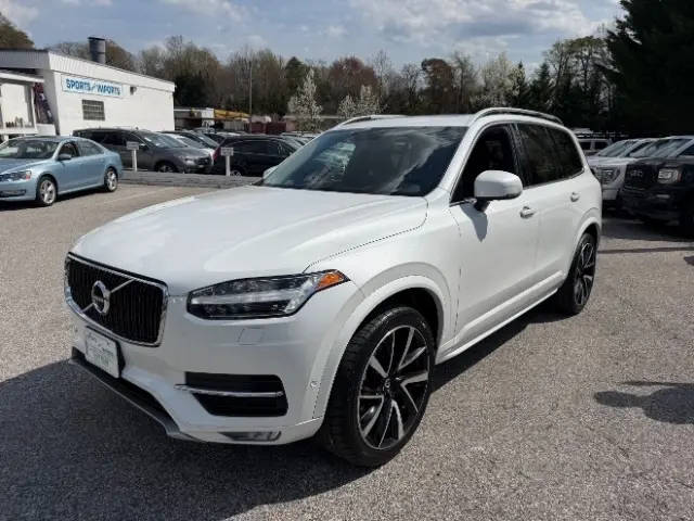 2019 Volvo XC90 Momentum AWD photo