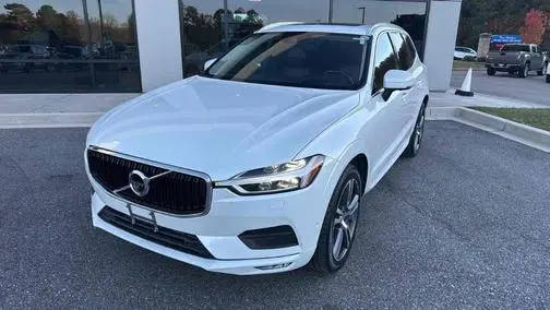 2019 Volvo XC60 Momentum AWD photo