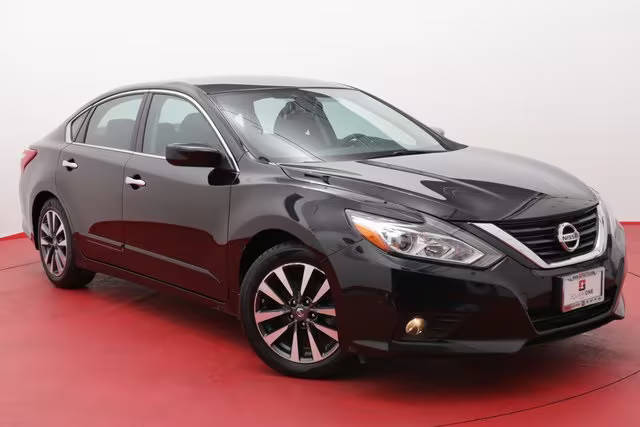 2017 Nissan Altima 2.5 SV FWD photo