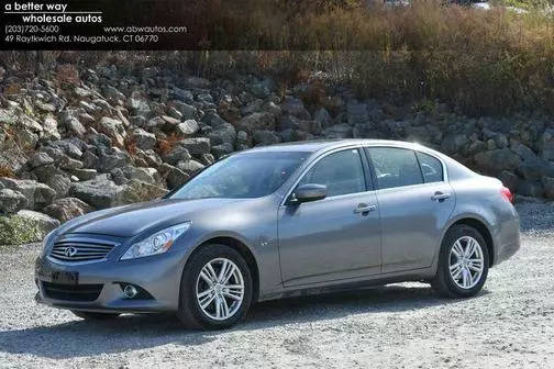 2015 Infiniti Q40  AWD photo