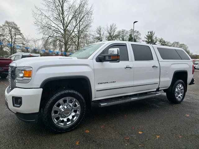 2019 GMC Sierra 2500HD Denali 4WD photo