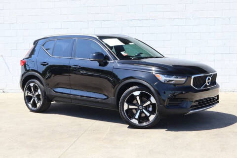 2019 Volvo XC40 Momentum AWD photo
