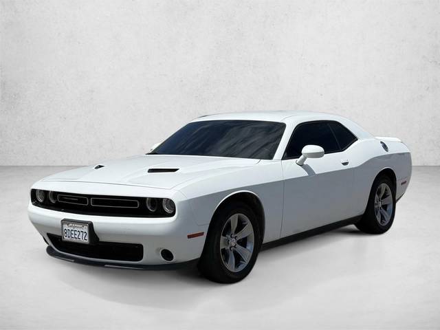 2018 Dodge Challenger SXT RWD photo