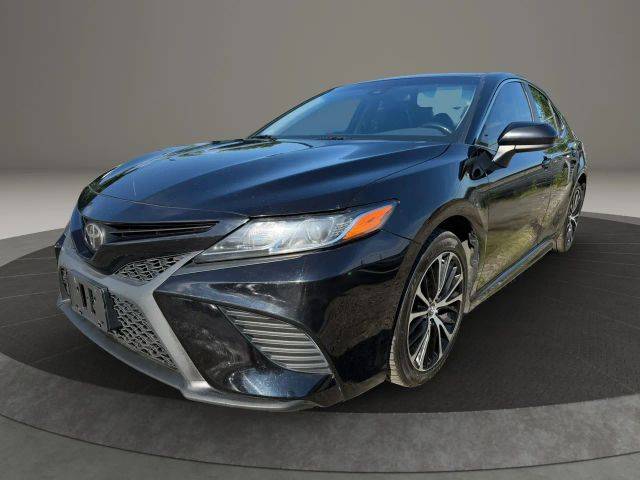 2019 Toyota Camry SE FWD photo