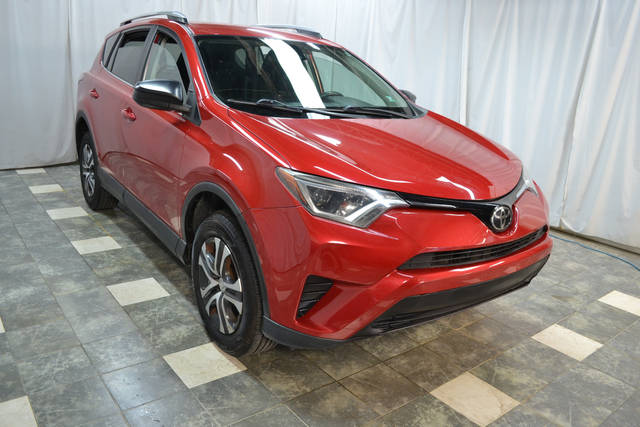 2017 Toyota RAV4 LE AWD photo