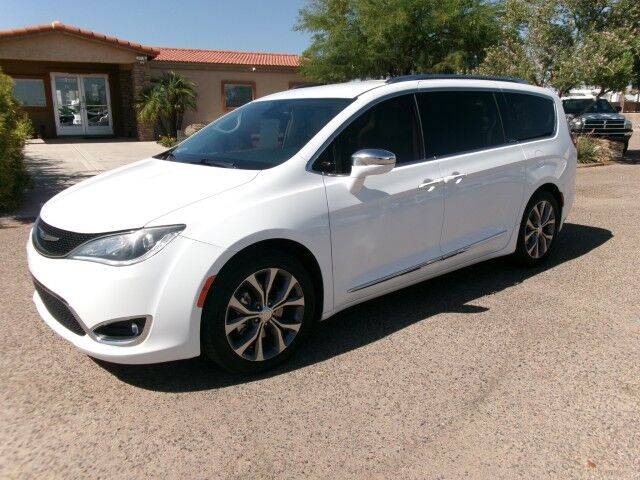 2019 Chrysler Pacifica Minivan Limited FWD photo