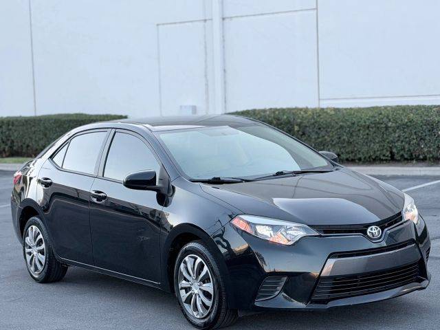 2015 Toyota Corolla LE FWD photo