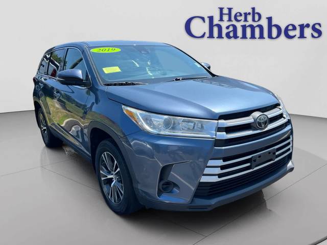 2019 Toyota Highlander LE AWD photo