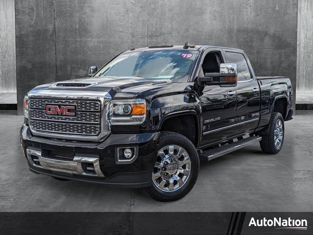 2019 GMC Sierra 2500HD Denali 4WD photo