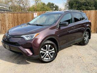 2018 Toyota RAV4 LE FWD photo