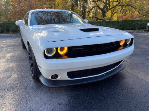 2019 Dodge Challenger R/T Scat Pack RWD photo