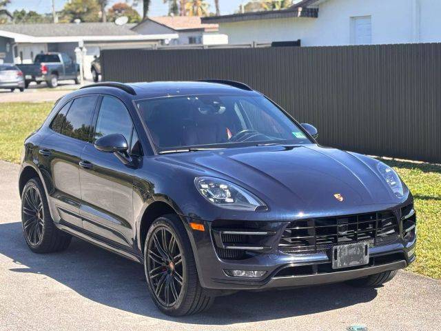 2018 Porsche Macan Turbo AWD photo