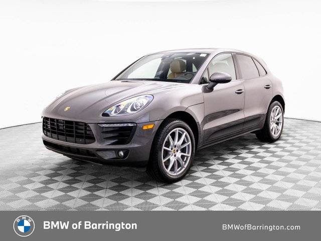 2018 Porsche Macan  AWD photo
