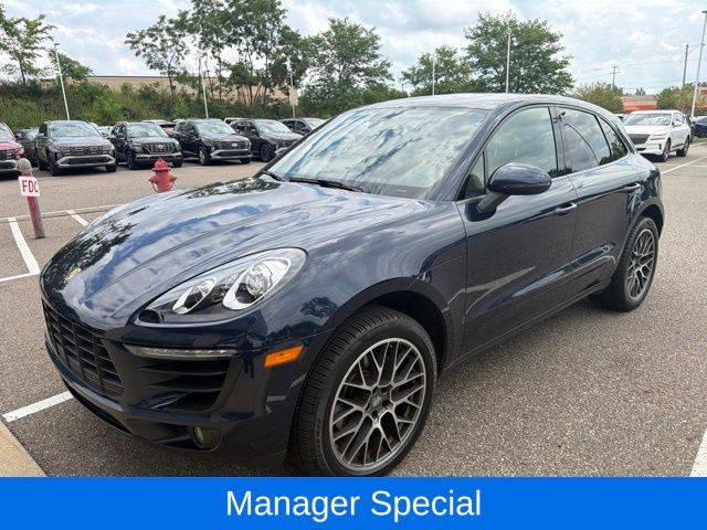 2018 Porsche Macan AWD photo