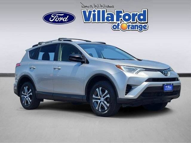 2018 Toyota RAV4 LE FWD photo