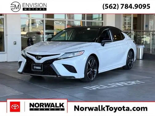 2019 Toyota Camry XSE FWD photo